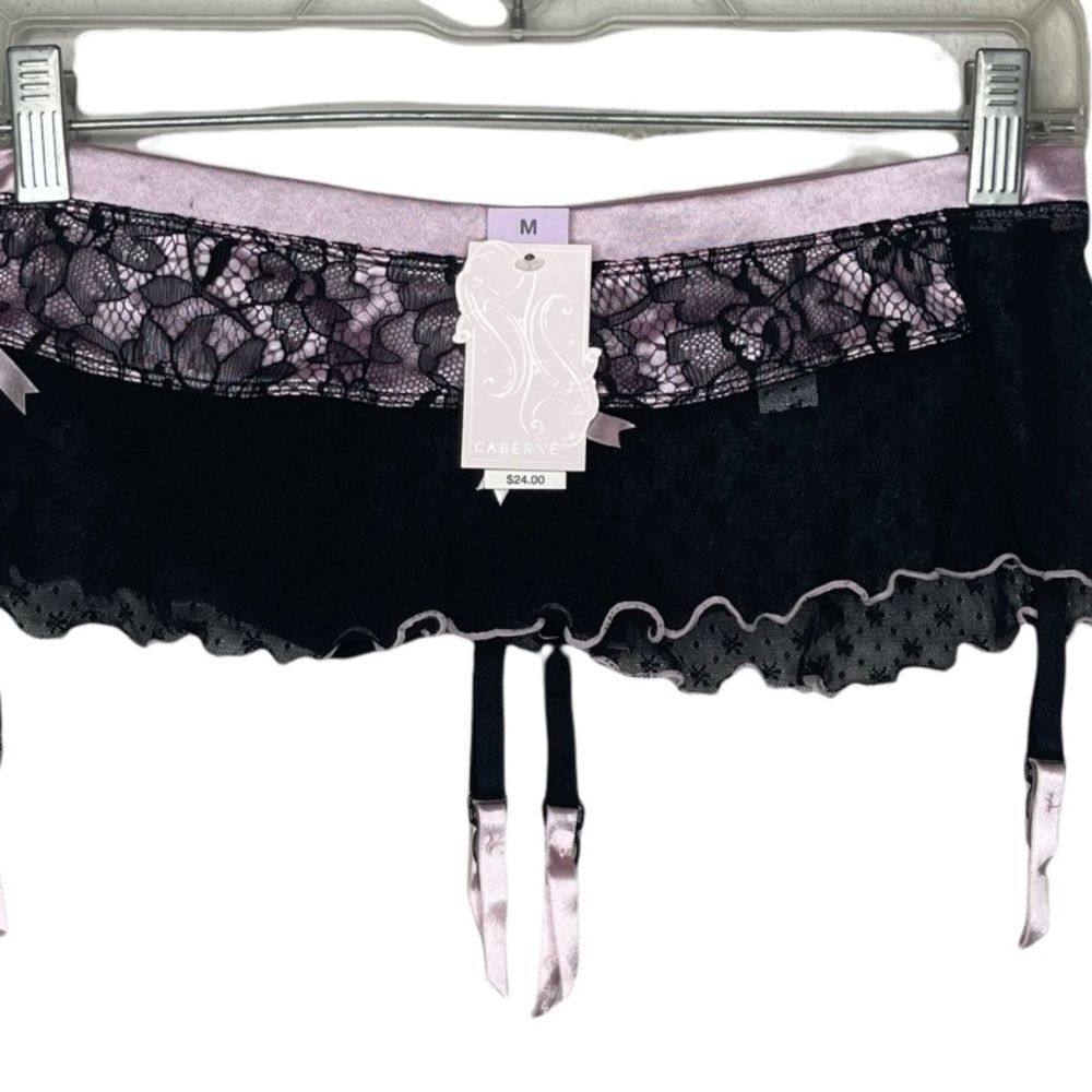 Cabernet Garter‎ nwt